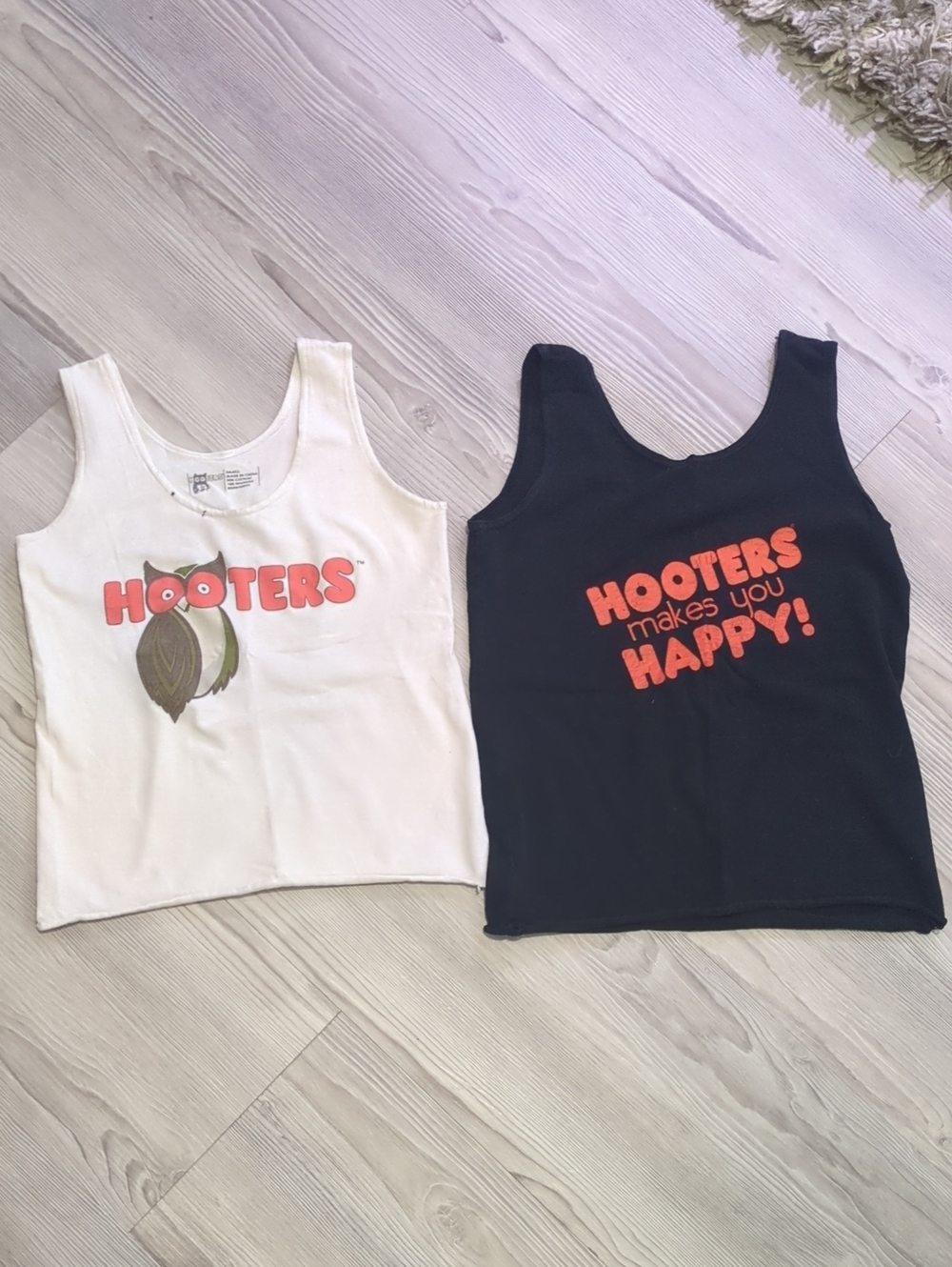 Hooters Tank Top Bundle Small Graphic Logo Tanks 2 Piece Set White Black Top VA